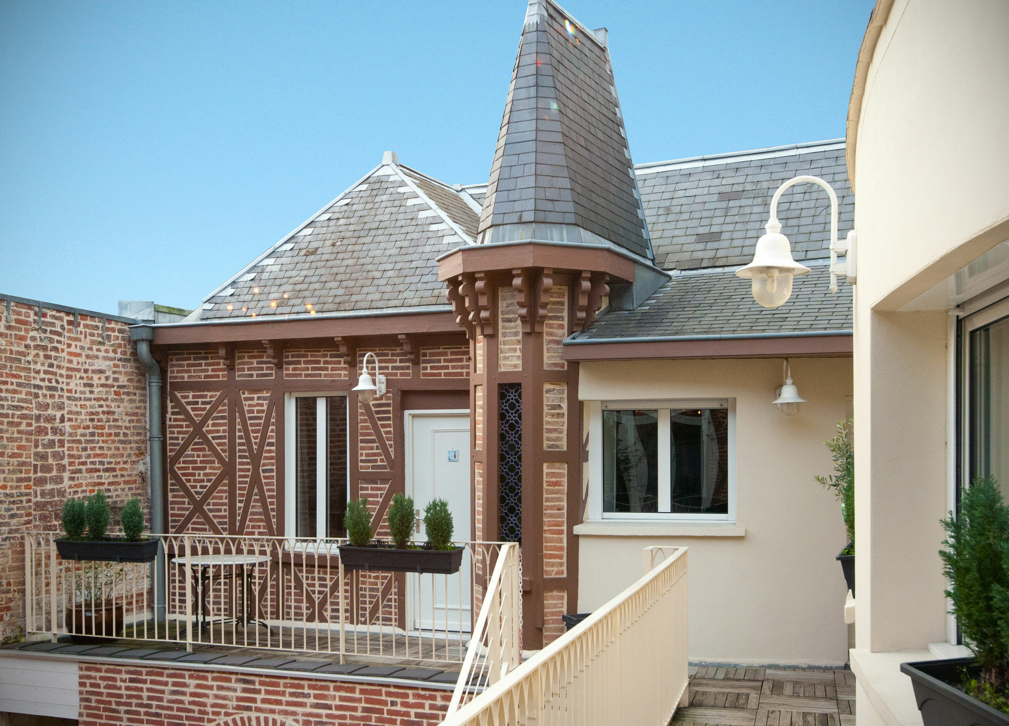 Hotel Le Prieure Et La Residence Amiens Exterior foto